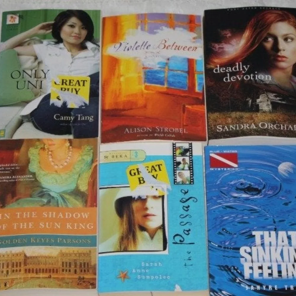 6 Like new book bundle! Paperback reads (bh)